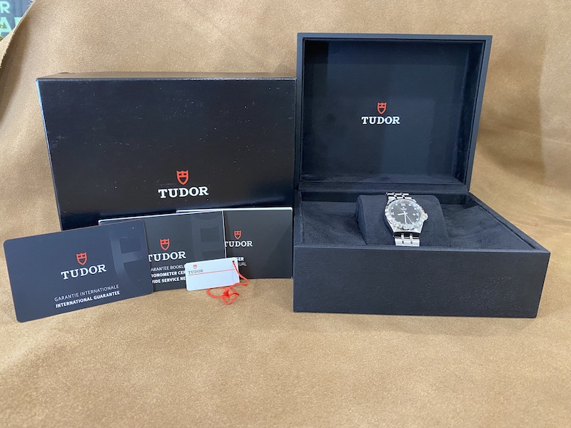 Tudor Royal black diamond dial