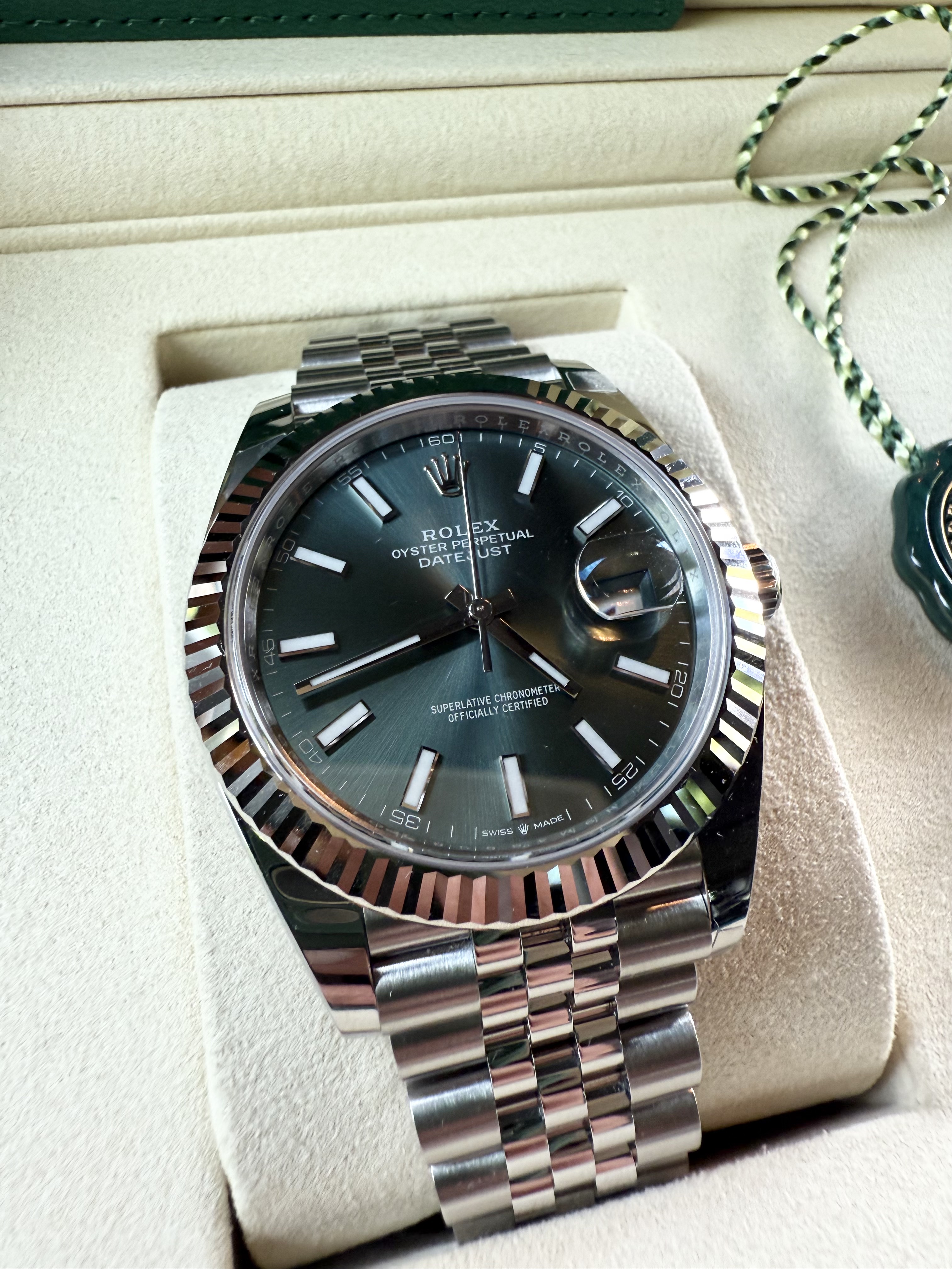Rolex Datejust 126334 mint green dial white gold fluted bezel