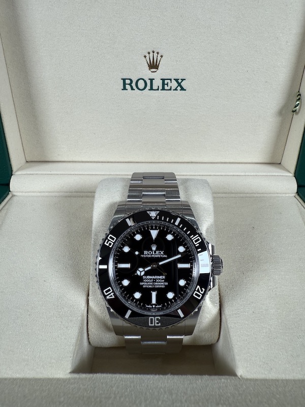 Rolex Submariner No-Date ref 124060 in box