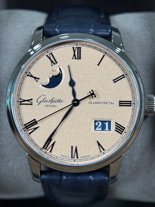 Glashütte Original Senator Excellence dial close up